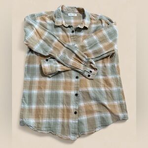 Flannel button up comfy, summer/fall wear.